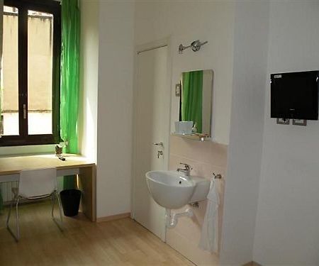 Le Tre Torri Hotell Milano Exteriör bild