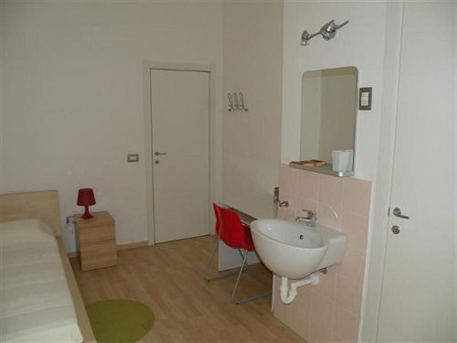 Le Tre Torri Hotell Milano Exteriör bild